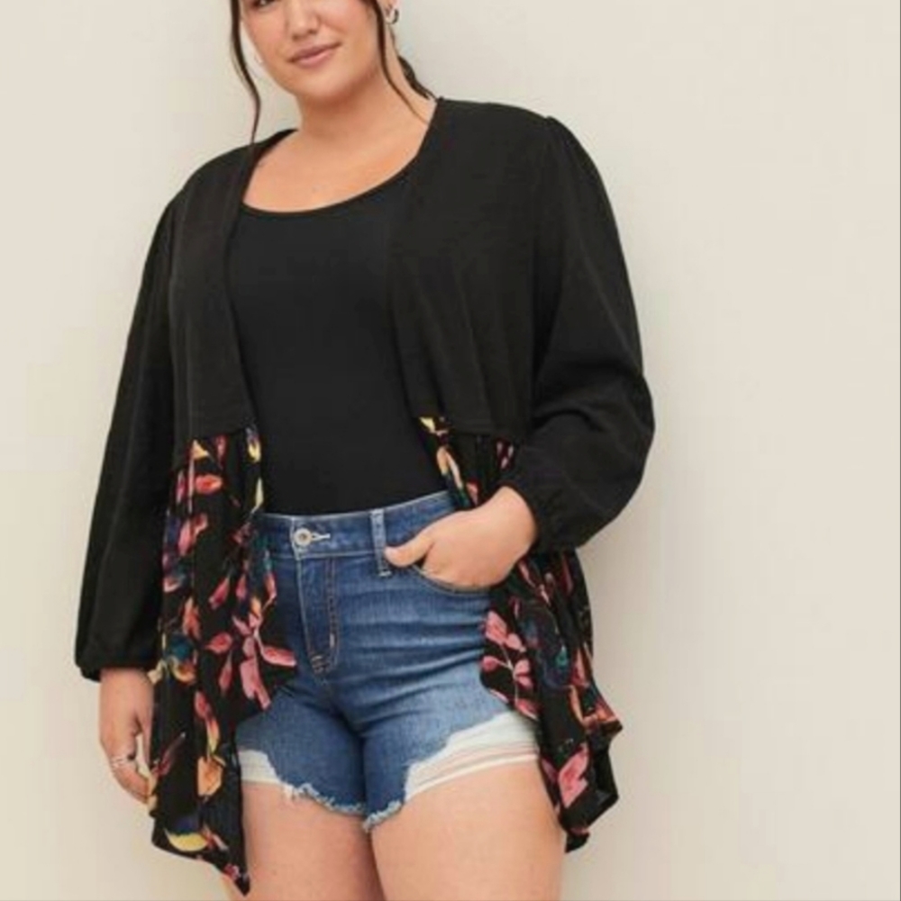 Torrid Kimono Open Front Floral Print Hanky Hem Black Gauze Plus Size 4X 26 NWT